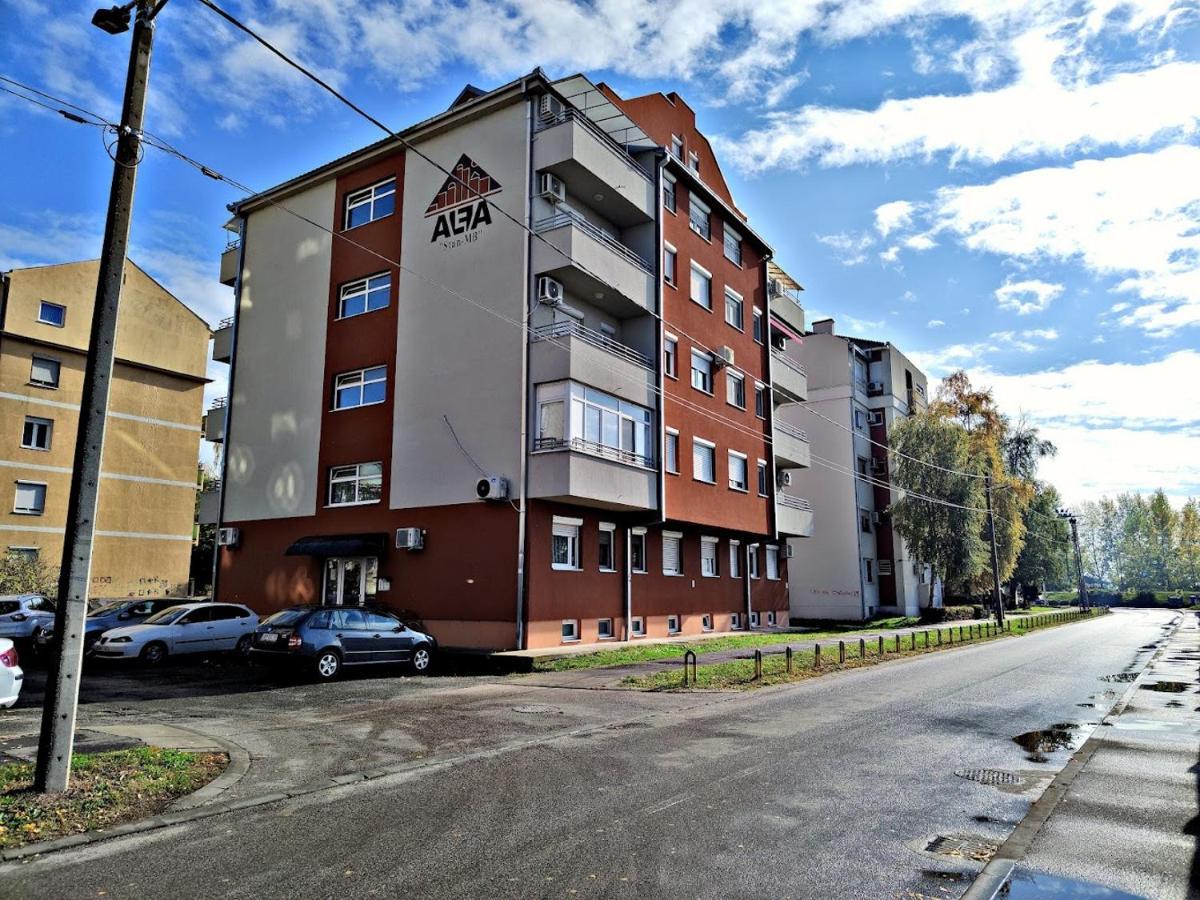 Apartman Espresso Sa Parkingom Sremska Mitrovica Ngoại thất bức ảnh